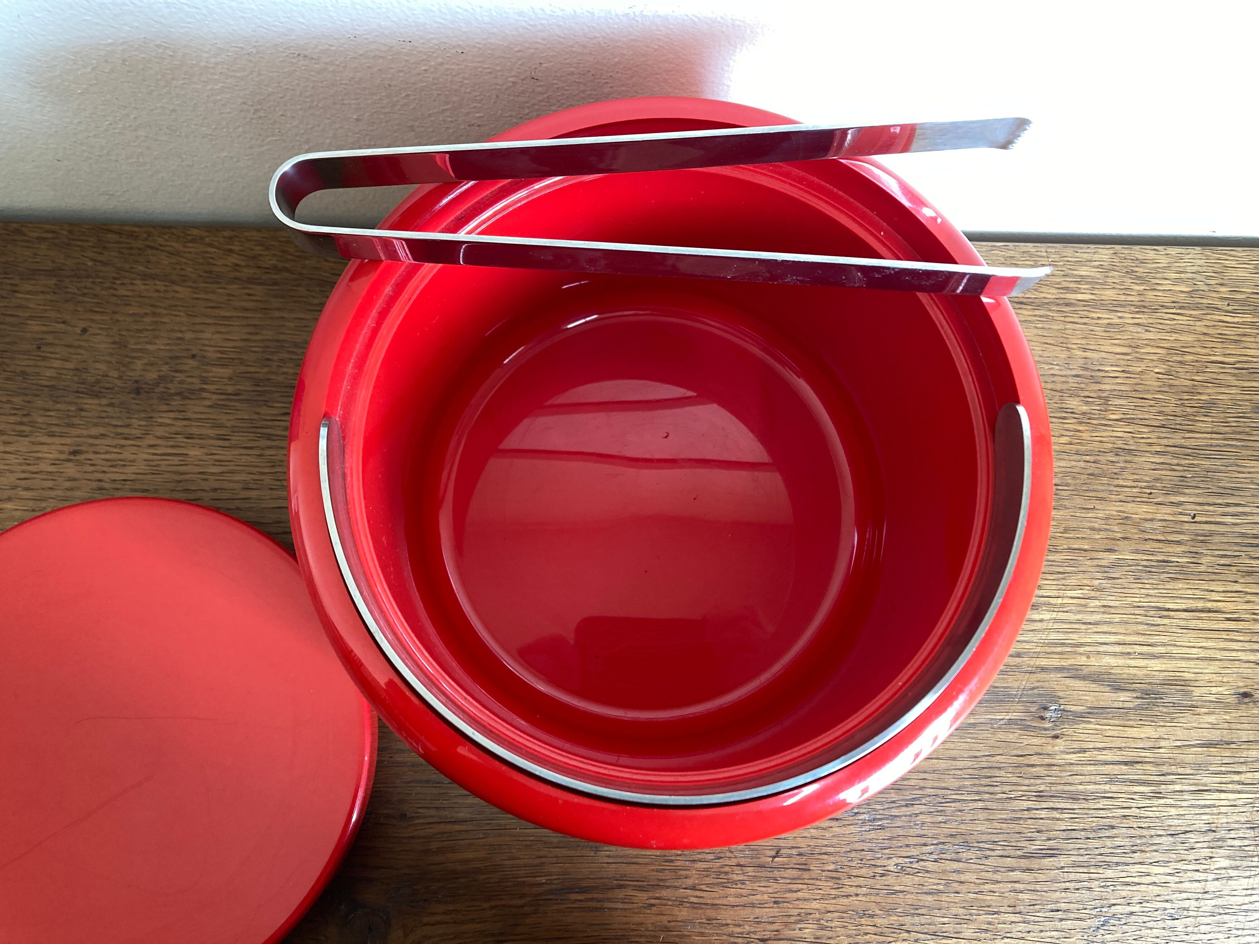 Stelton Denmark ice bucket in red ABS, Space Age pop 1960.