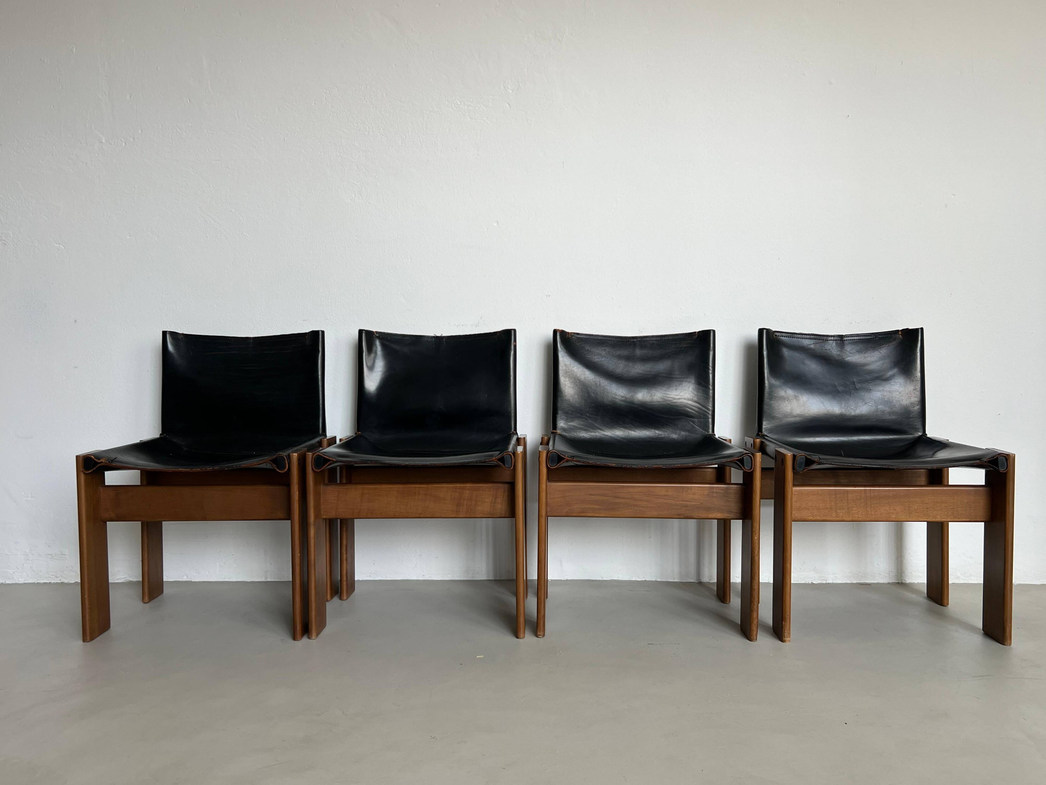 Chaises de salle à manger noires italiennes vintage et de collection par Afra et Tobia Scarpa