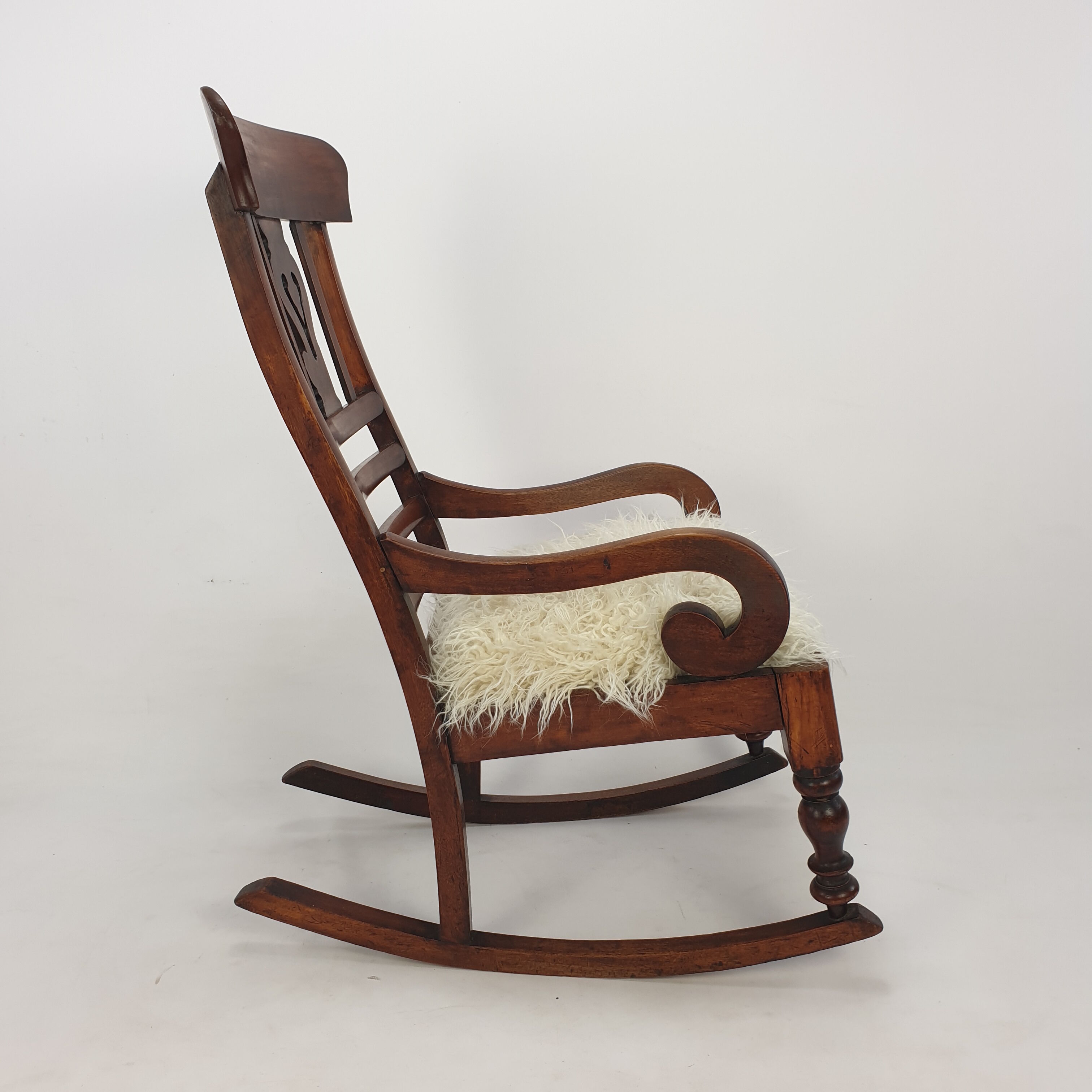 English 19th century wooden rocking chair