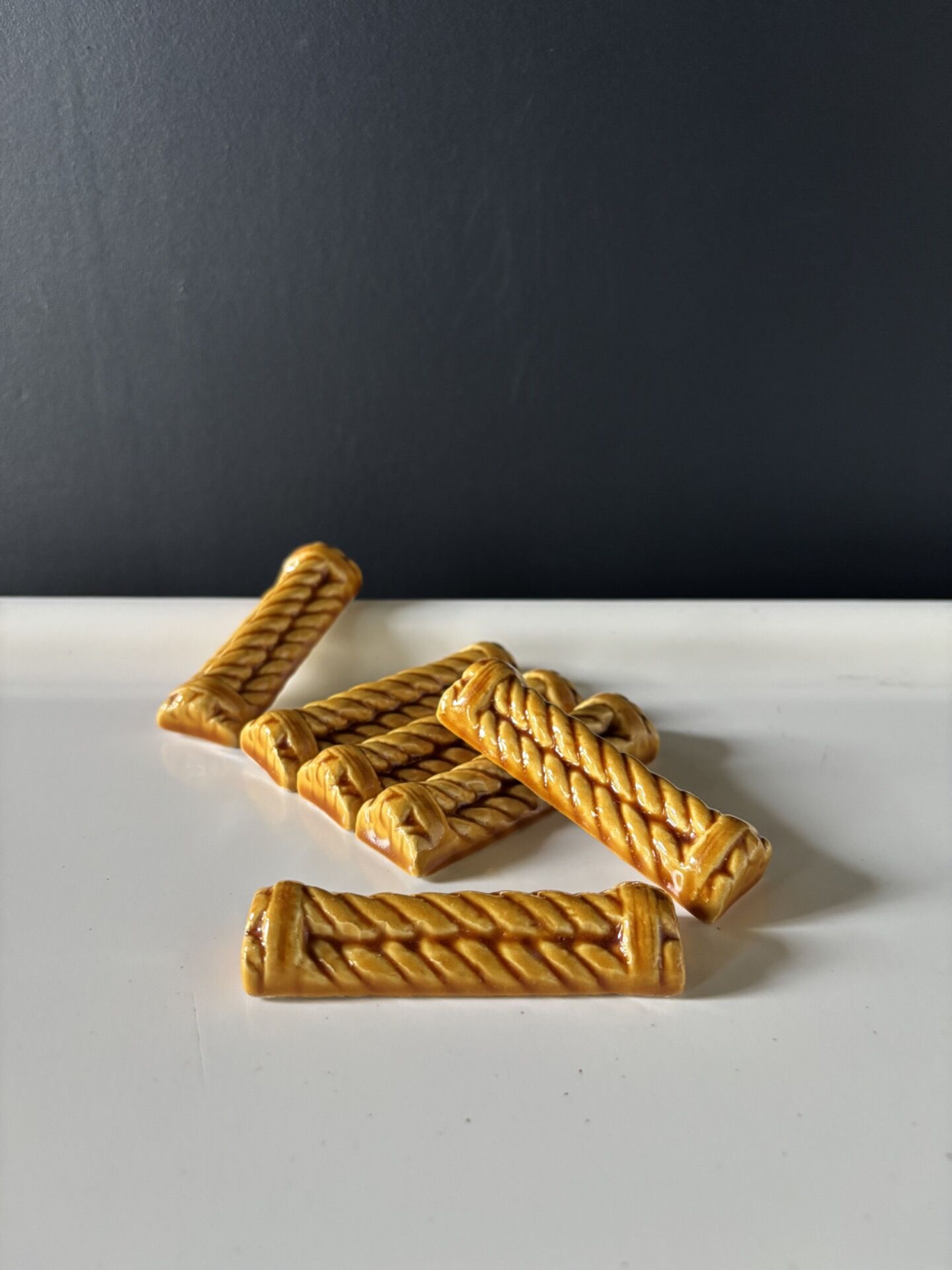 Woven ceramic knife holder