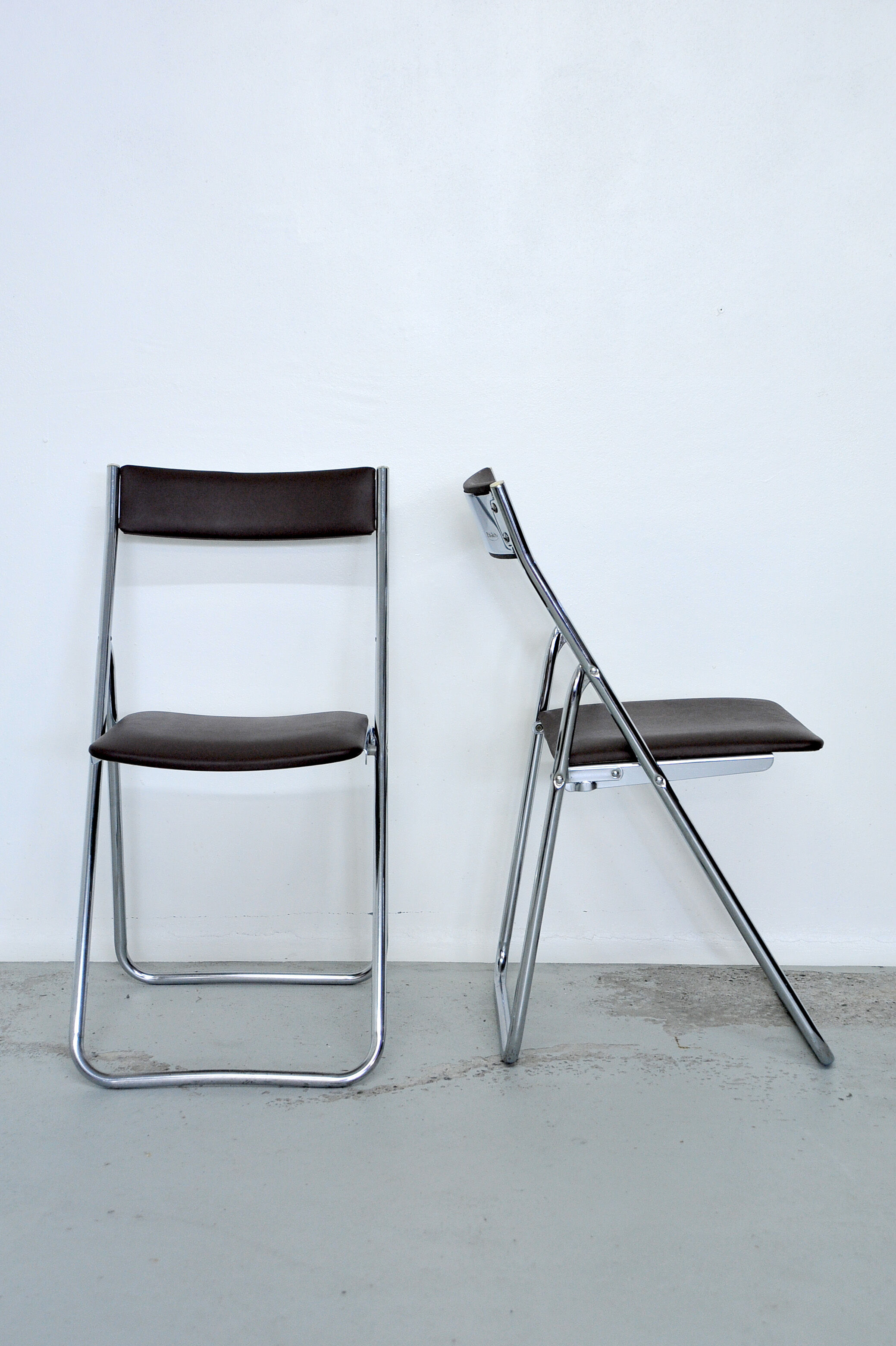Pair of Houtoku fold chairs, Japan, 70s