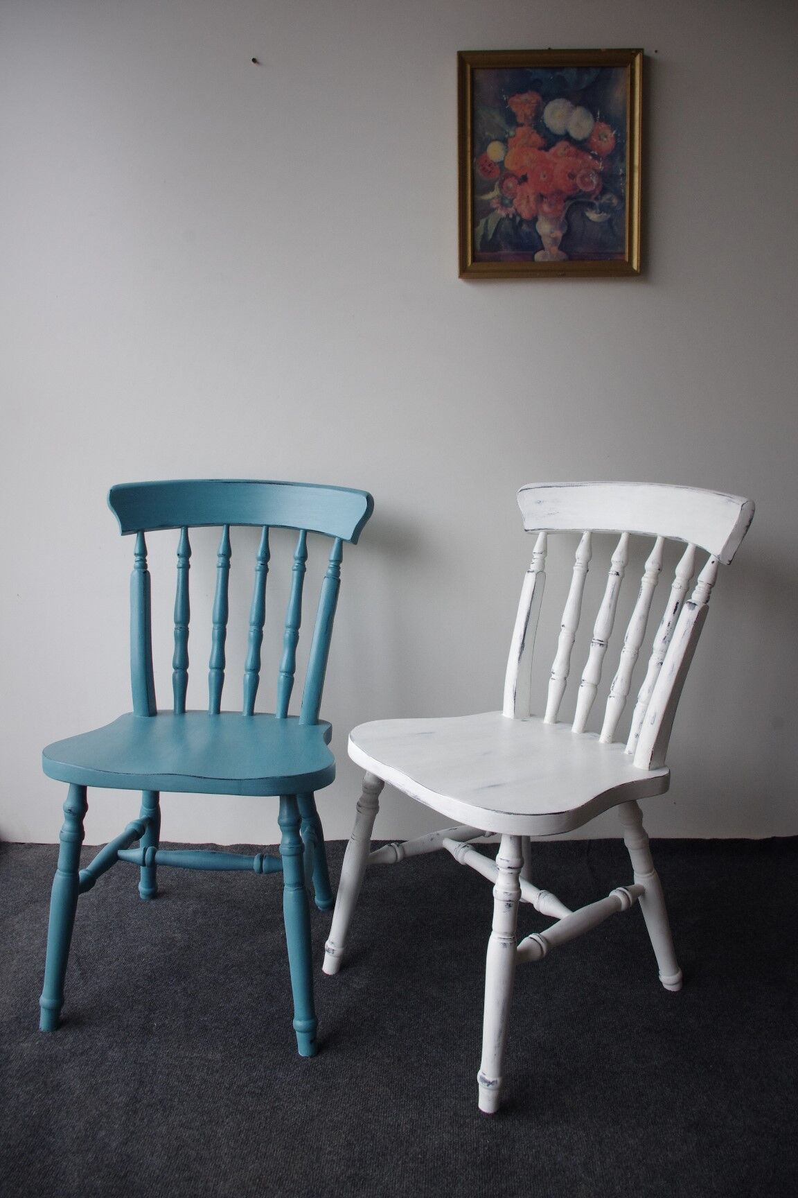 Chaise en bois blanc