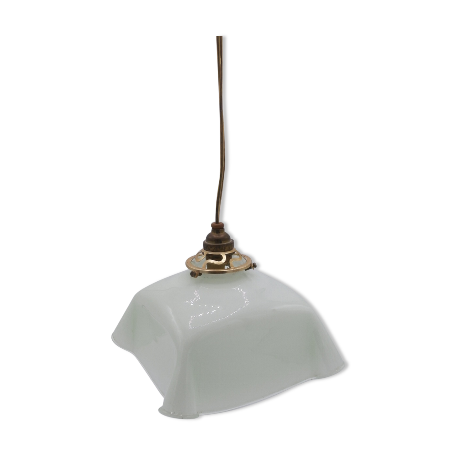 Suspension in opaline