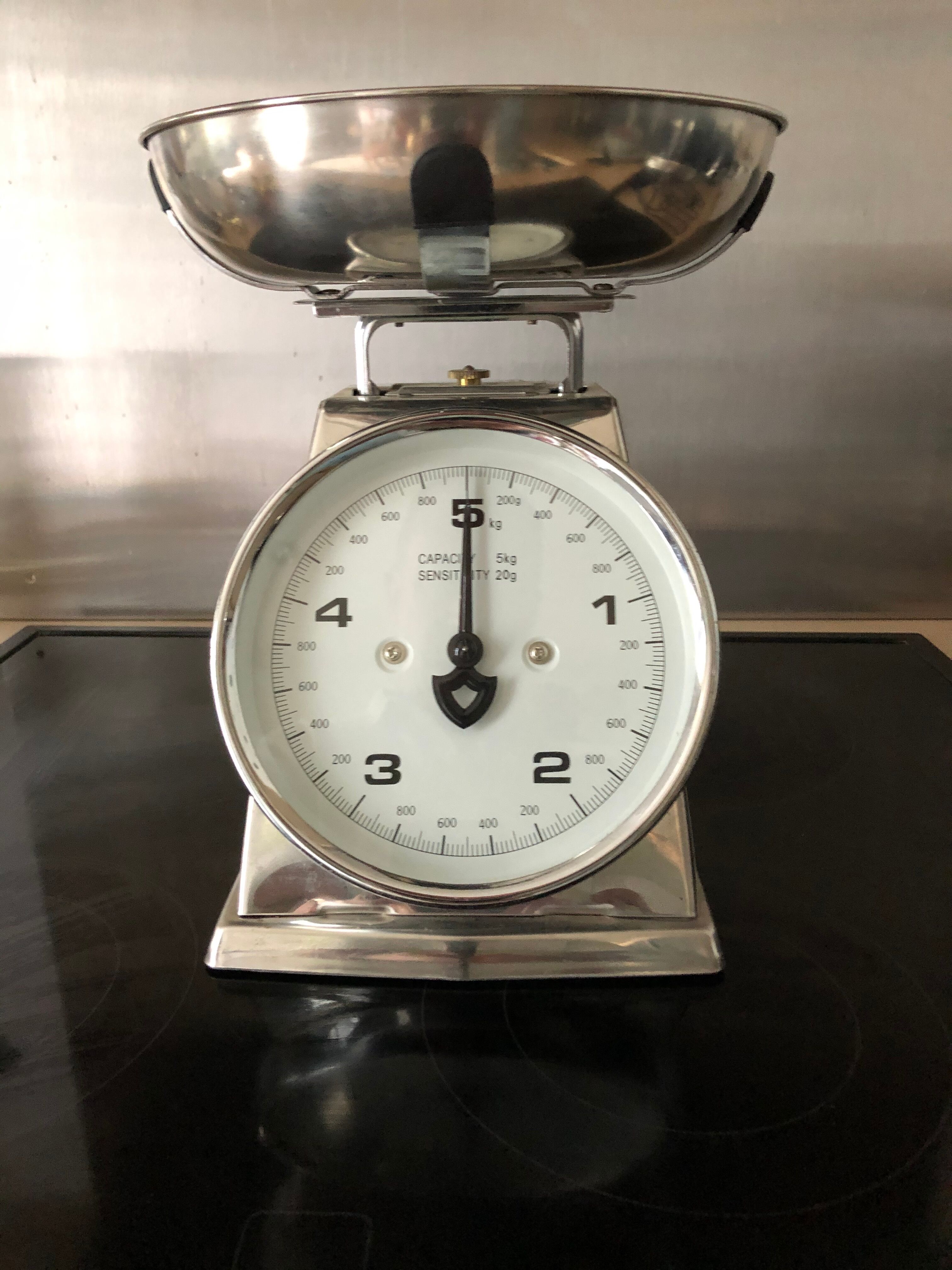 Vintage metal scale capacity 5 kg