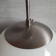 Plafonnier en opaline et métal chromé