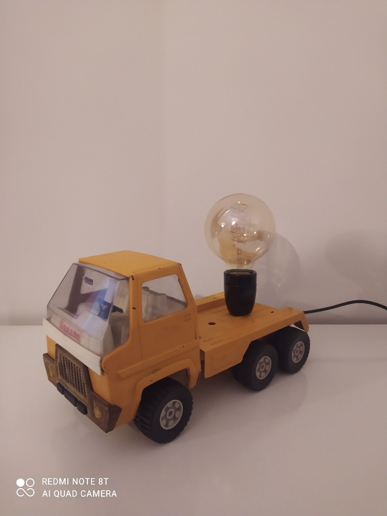 Lampe jouet camion Sanson vintage en métal