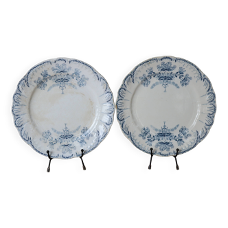 Set of 2 flat plates, in their original condition, St Amand Regency model, ironstone