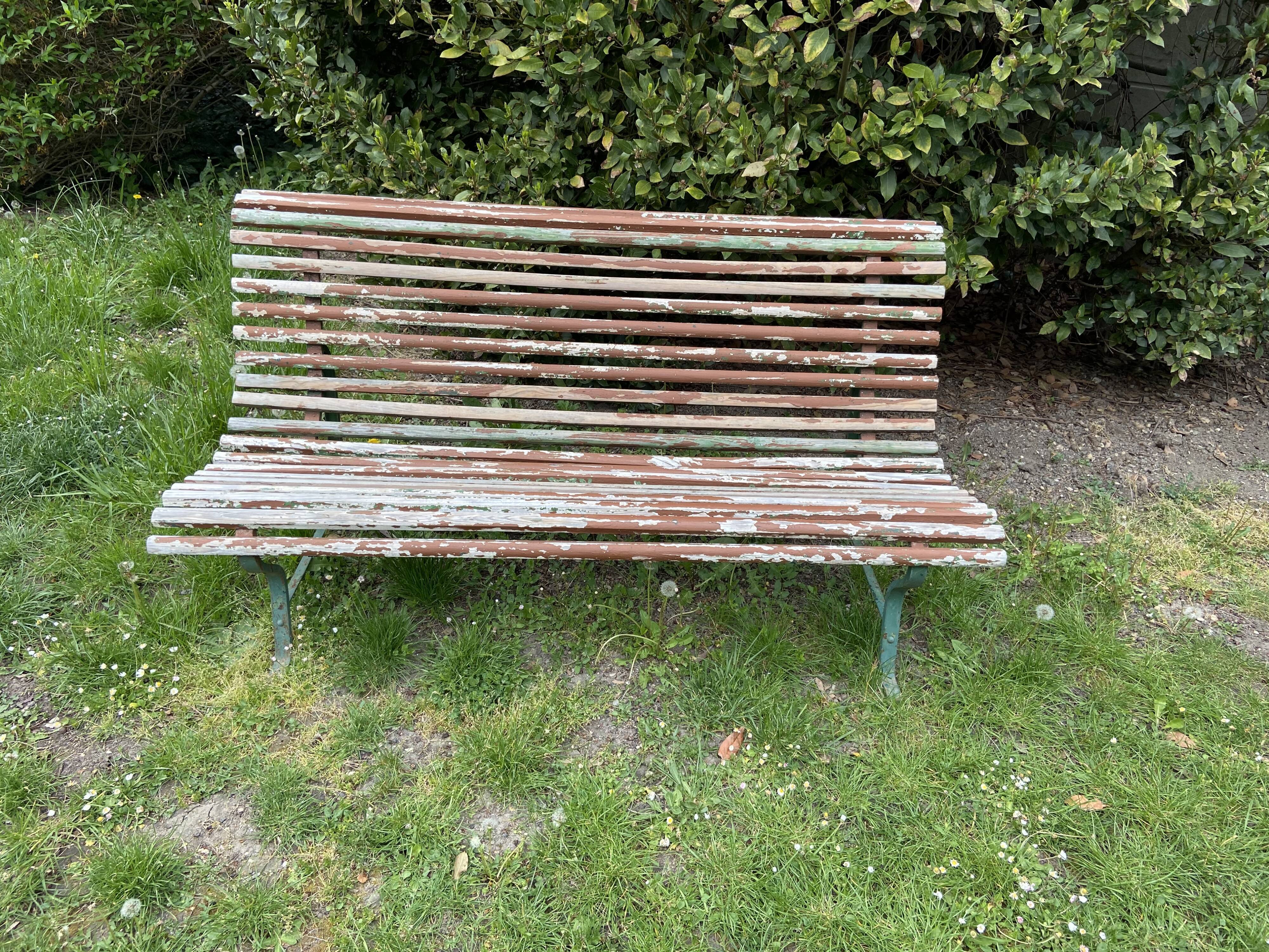 Banc de jardin parisien ancien en fer forgé et bois