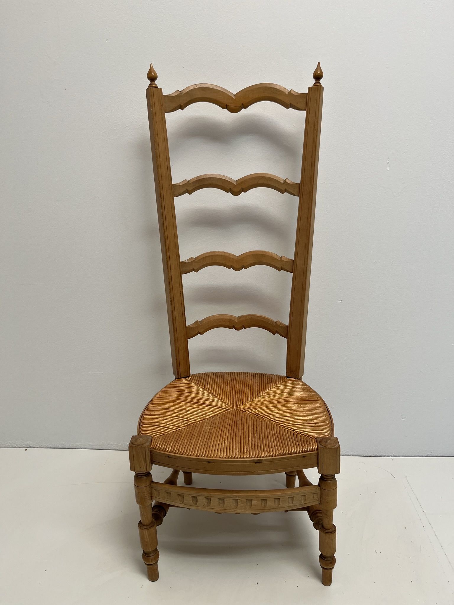 Chaise de nourrice paillée vintage