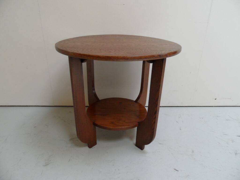 Art bDeco round oak coffee table