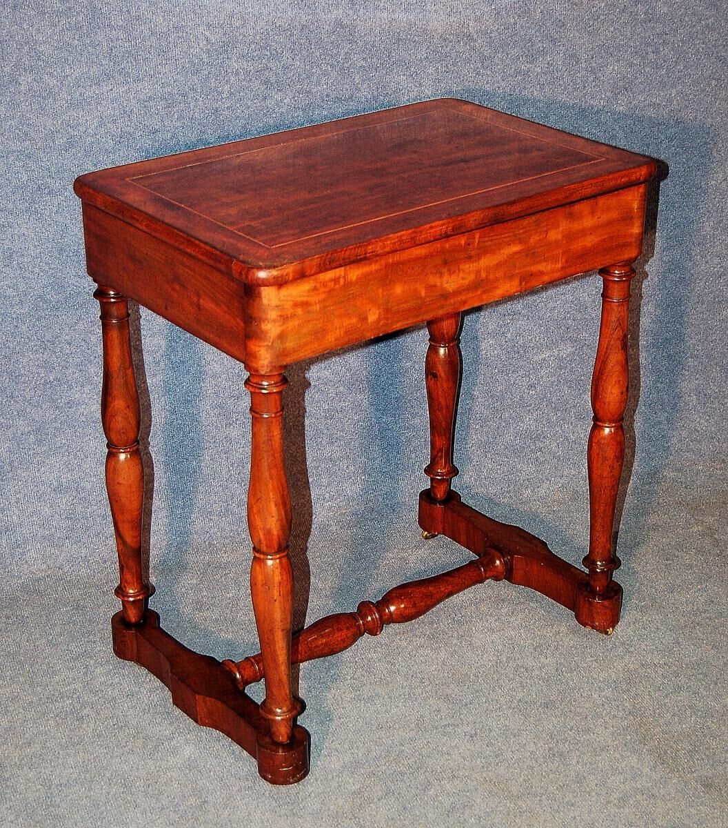 Small table with Jacob legs in mahogany, early 19th century