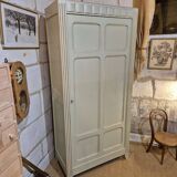 Vintage Parisian bonnetière