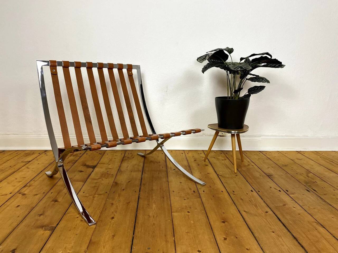 Chauffeuse Barcelona de Mies Van Der Rohe pour Knoll