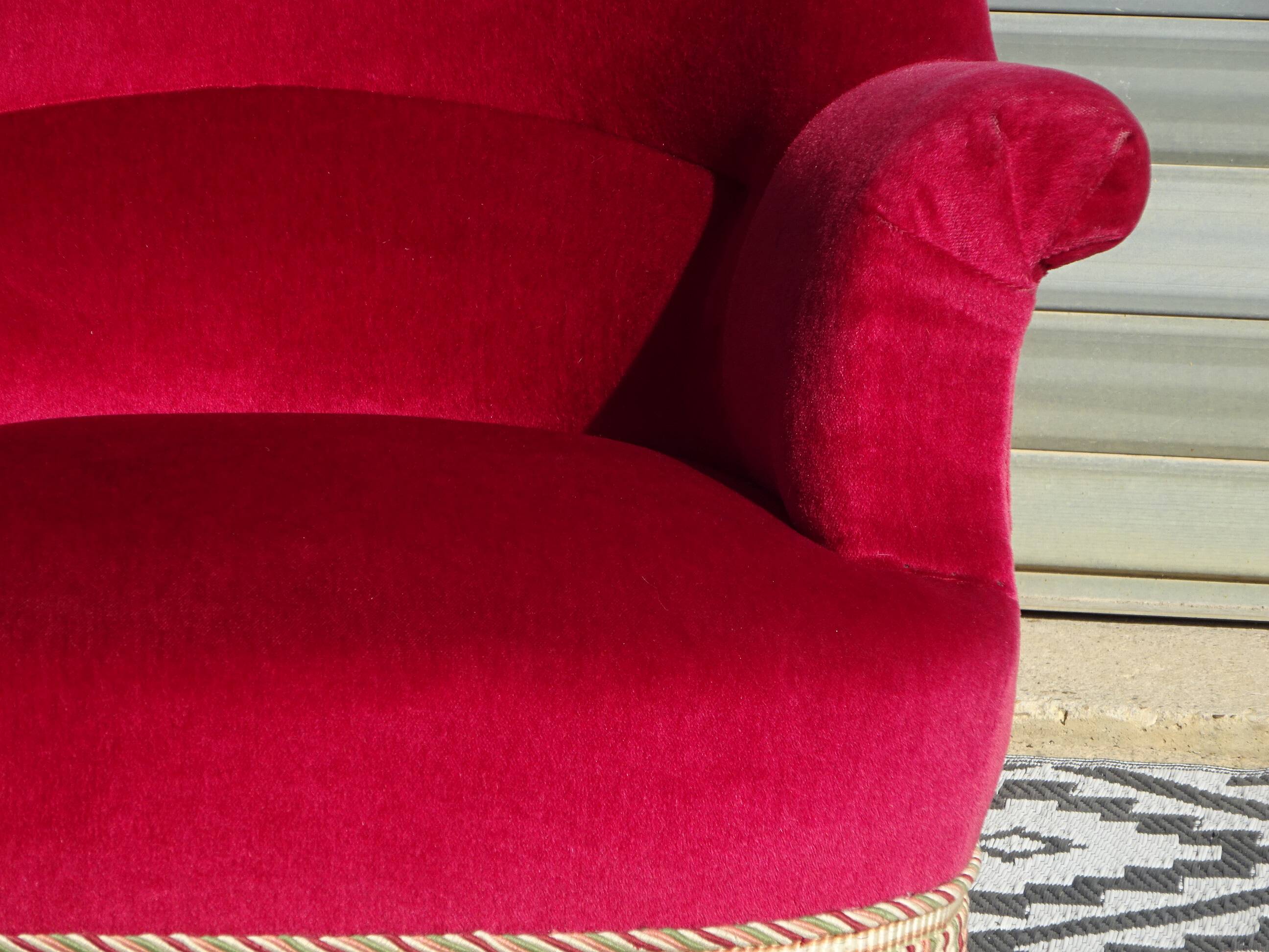 2 antique toad armchairs in red velvet