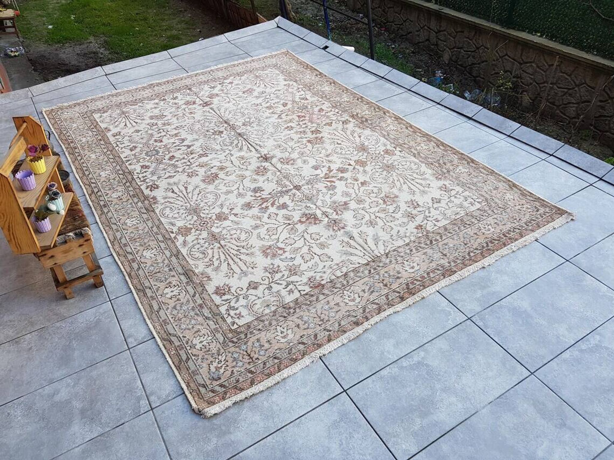 Tapis Oushak beige anatolien au sol sku 2781