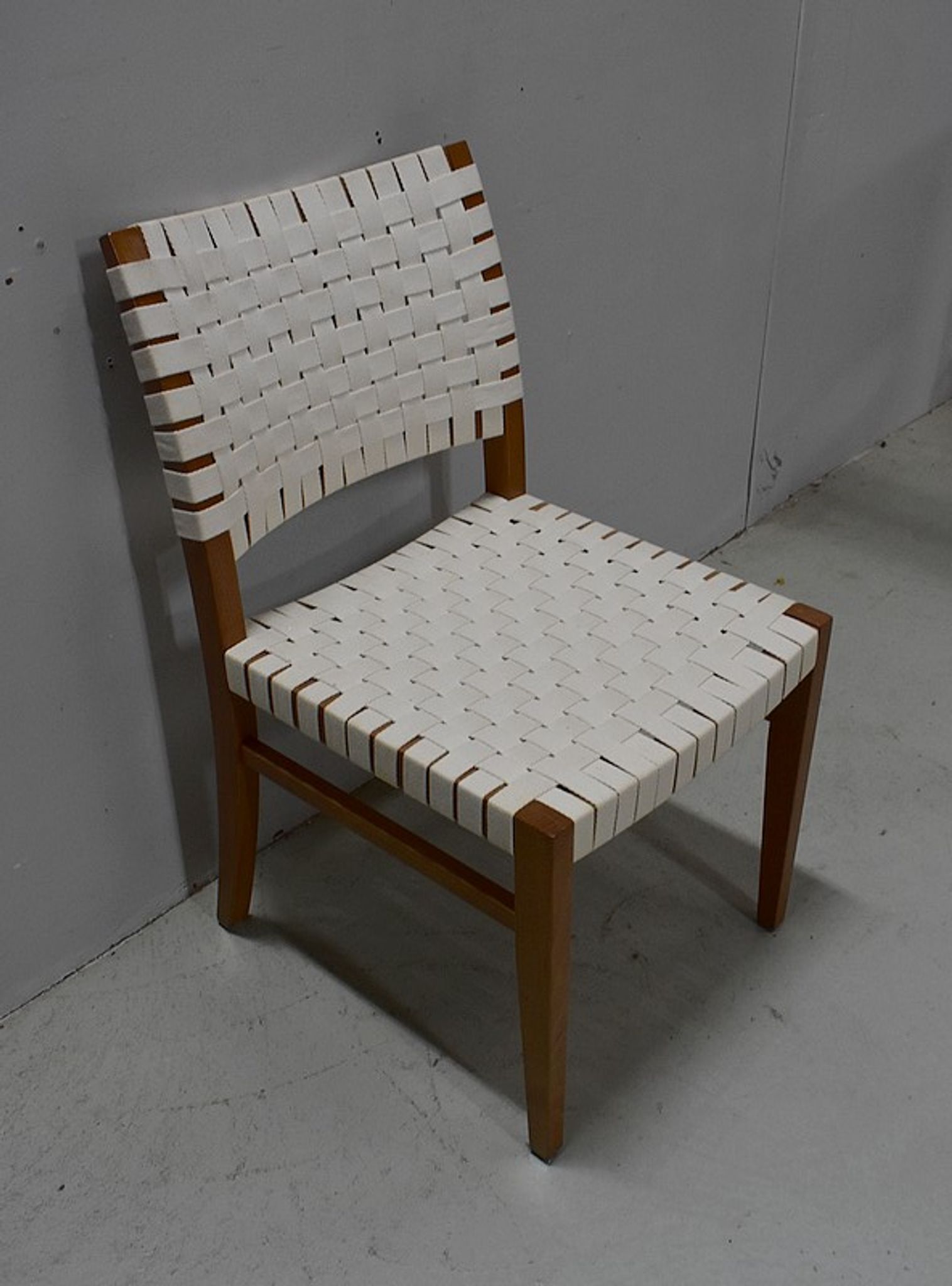 Suite de 6 chaises vintage en hêtre clair fin XXe