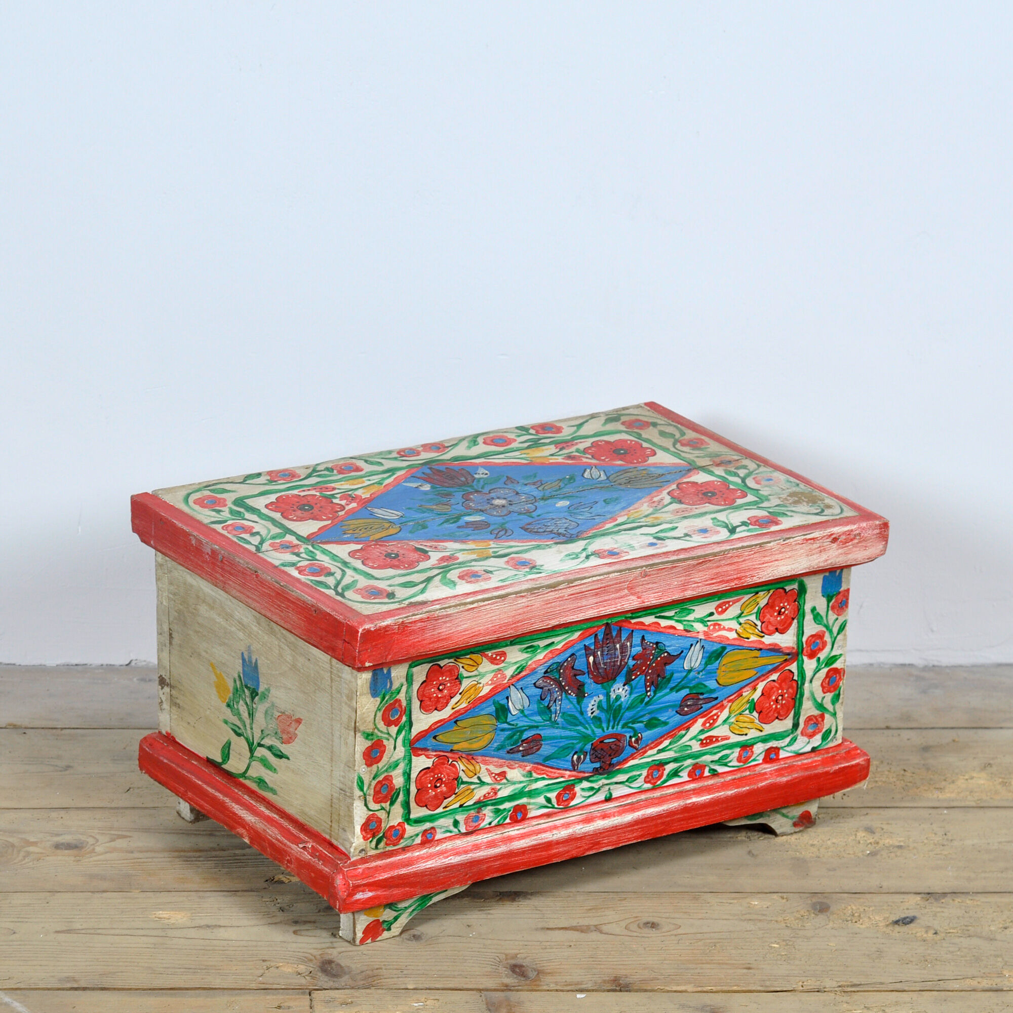 petit coffre d'art populaire, vers 1950