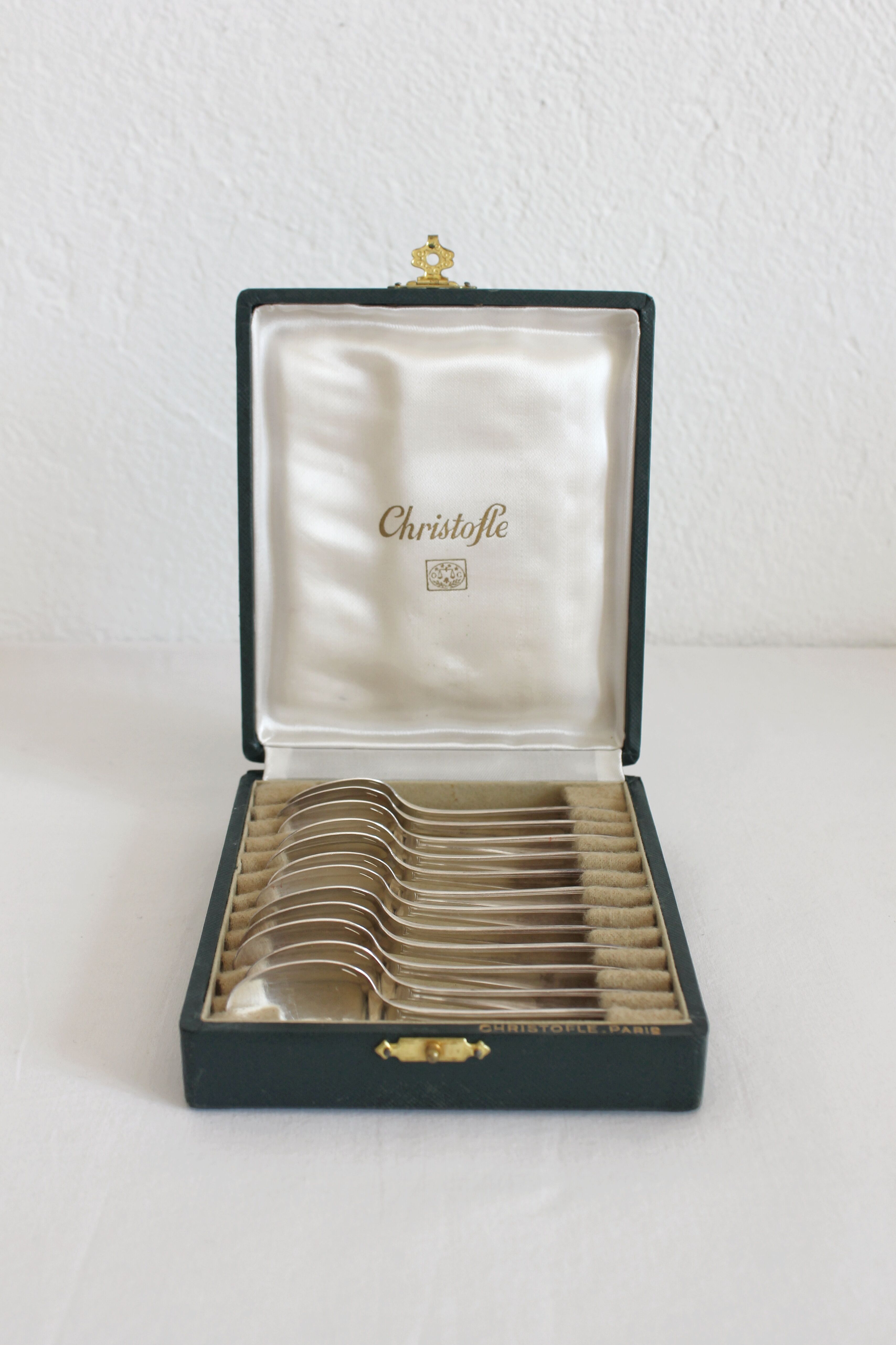 Coffret de 12 cuillères à café moka ou expresso en métal argenté Christofle Marot Coquille