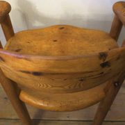 Paire de fauteuils et table en pin patiné Rainer Daumiller attr., années 1960