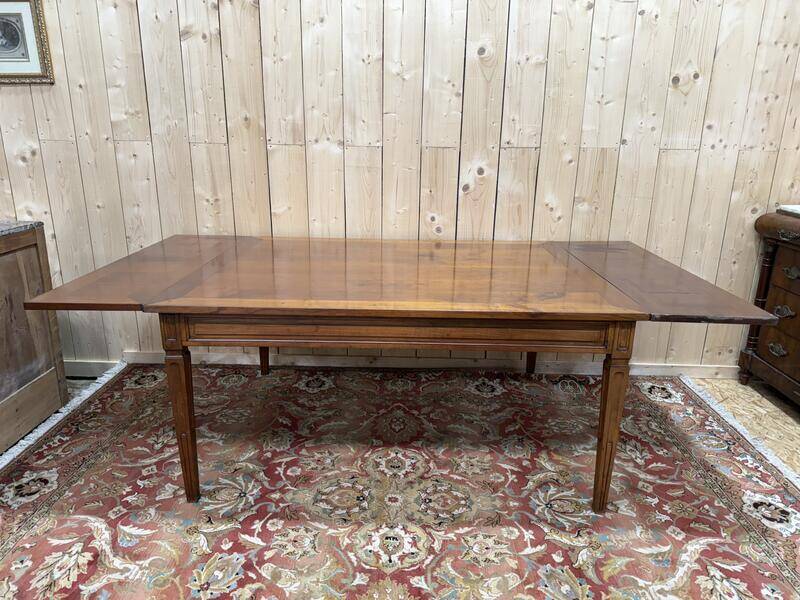 Table de salle à manger en merisier de style Louis XVI