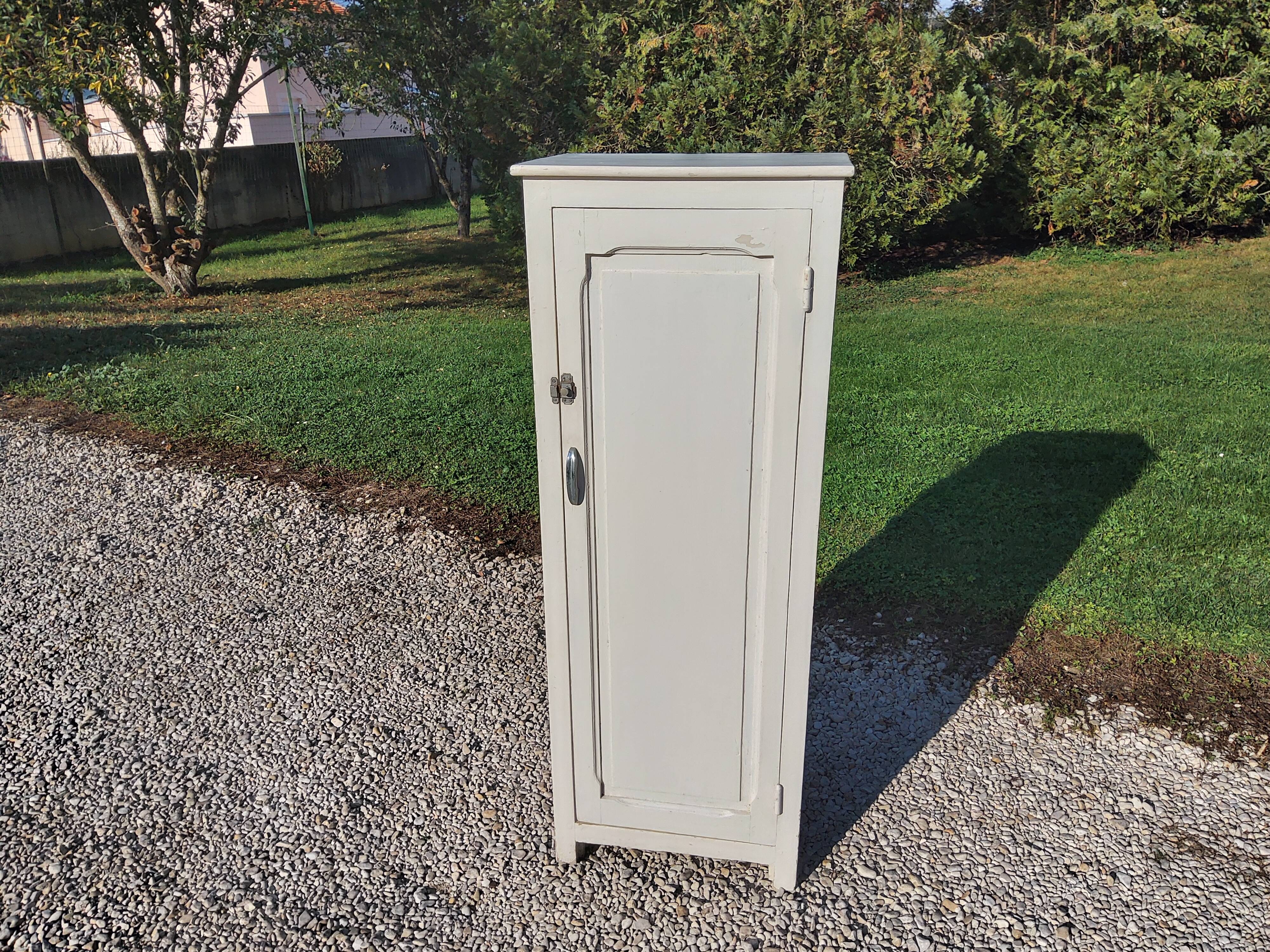 1-door wardrobe