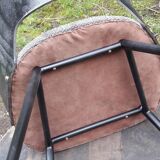 Chair with compass legs