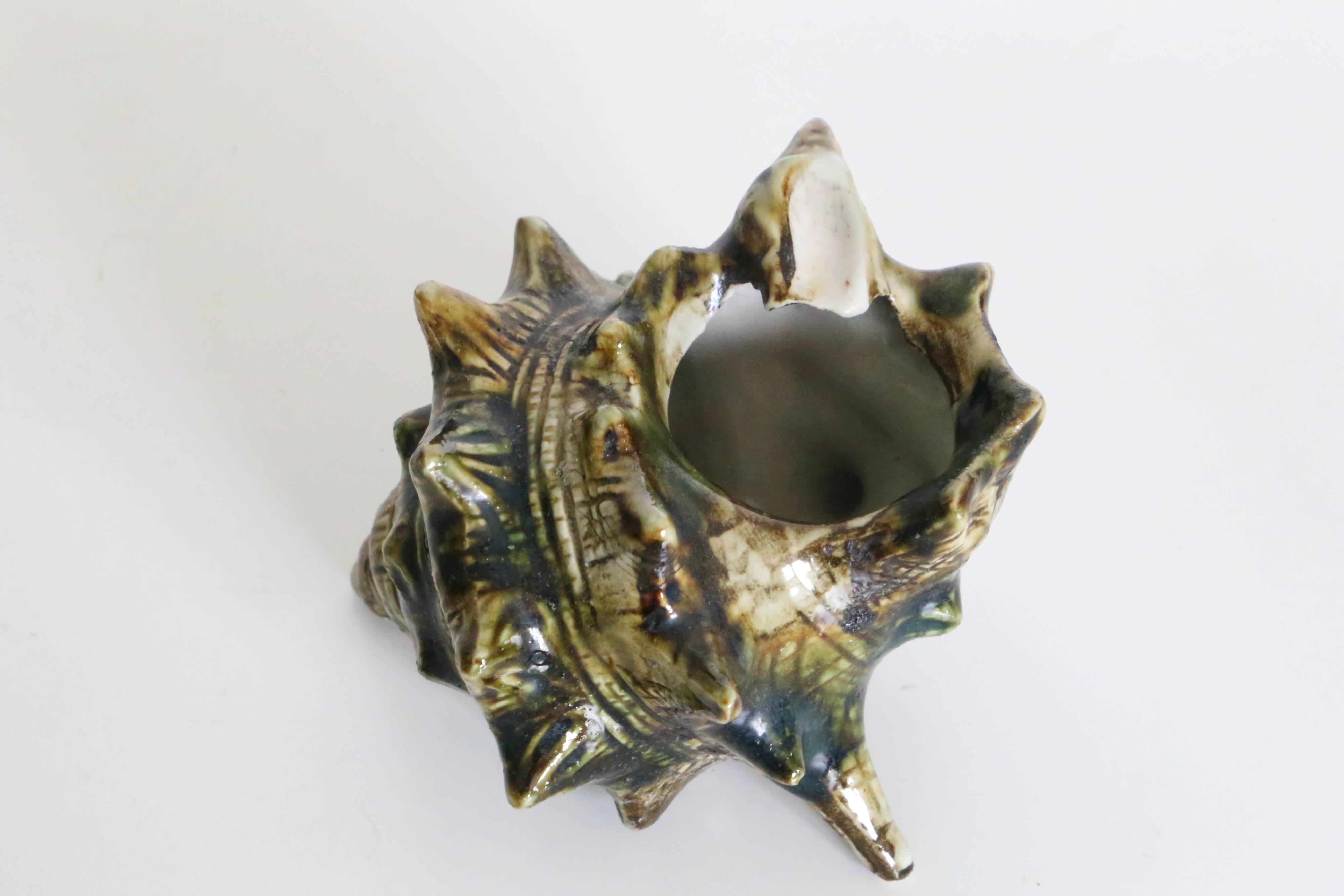 Kitsch ashtray, ceramics, shell shape, 50s