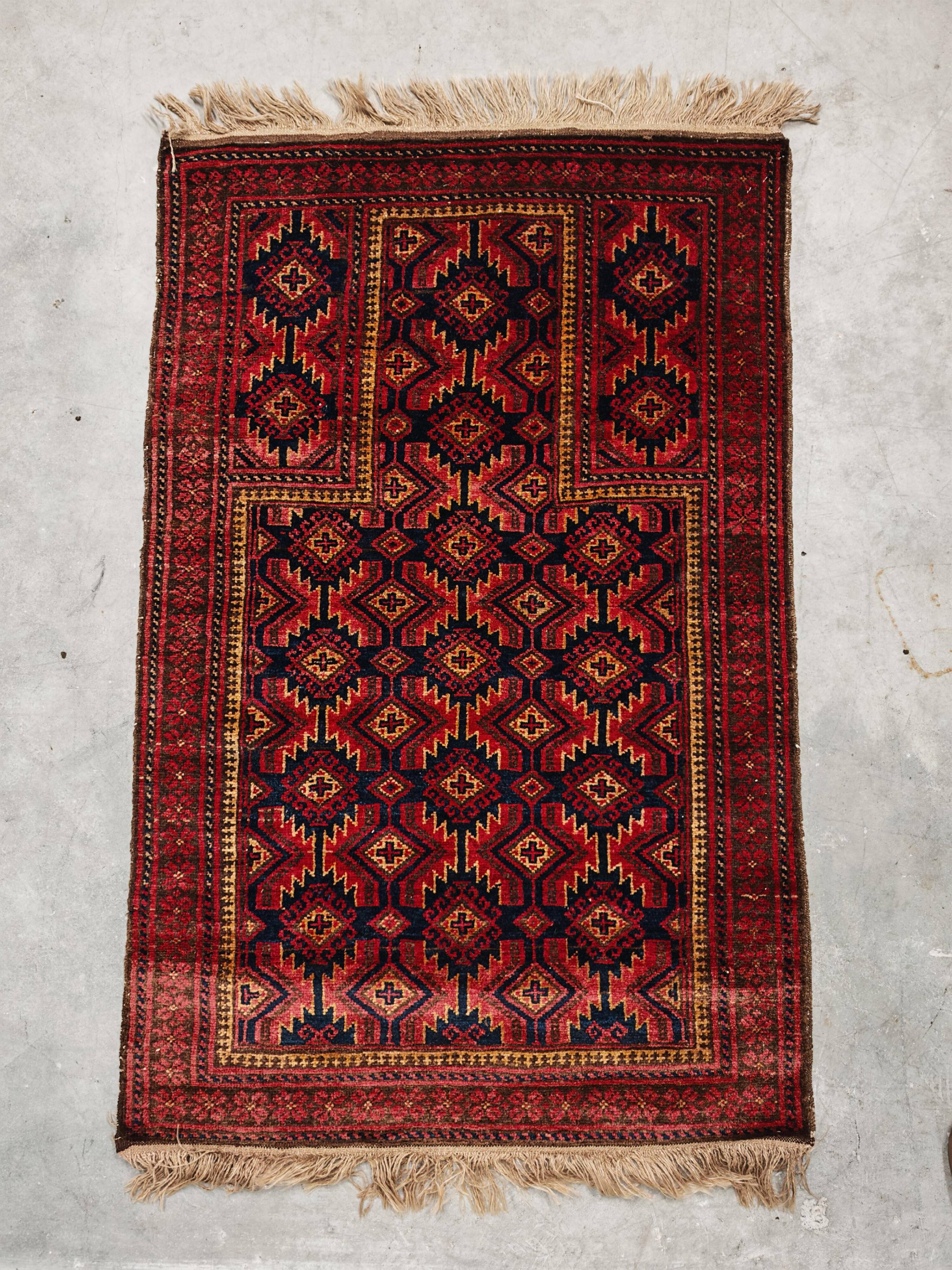Vintage Baluch prayer rug in wool, Afghanistan 1940s.