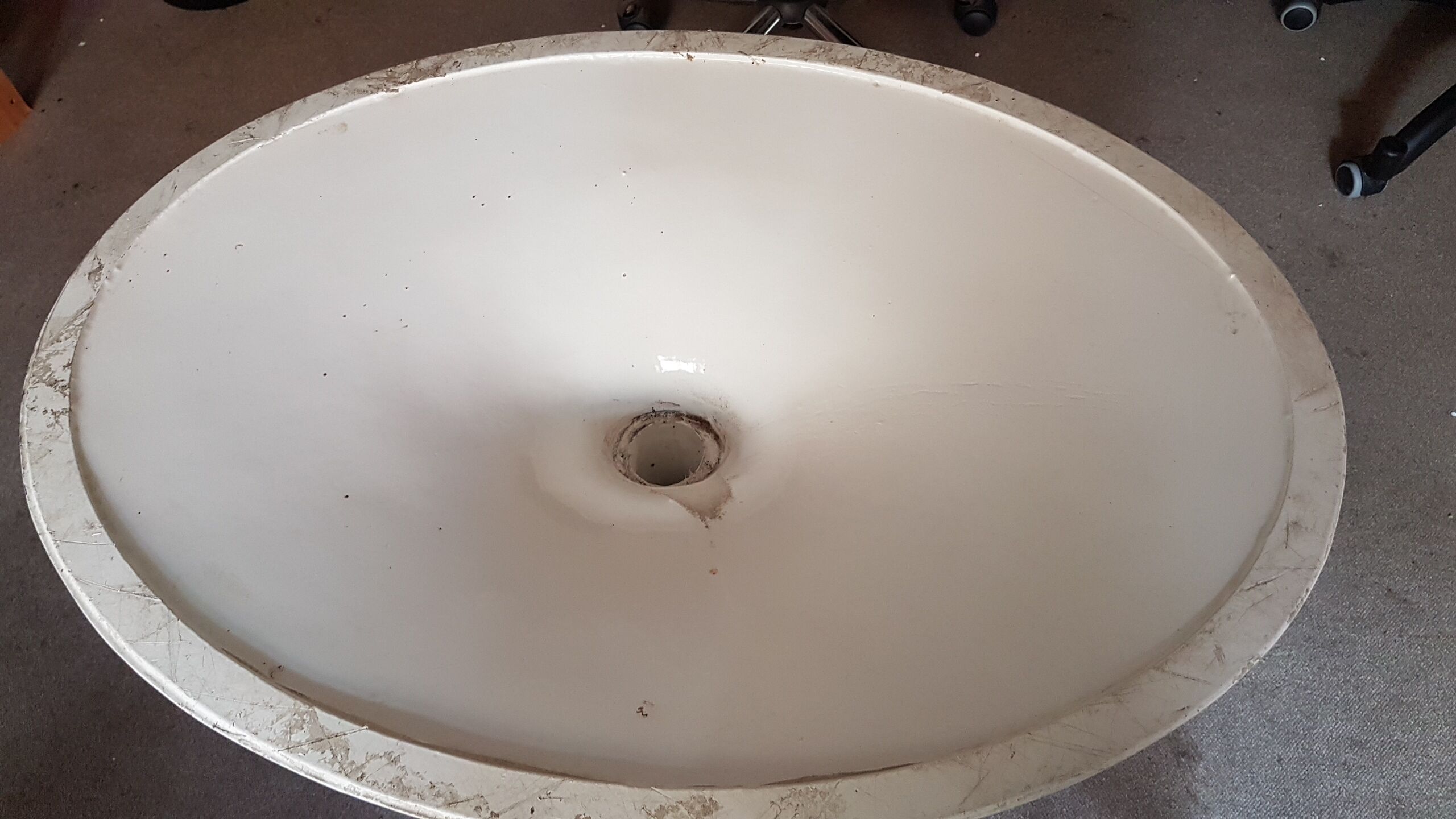 Oval table by Eero Saarinen Edite by Knoll