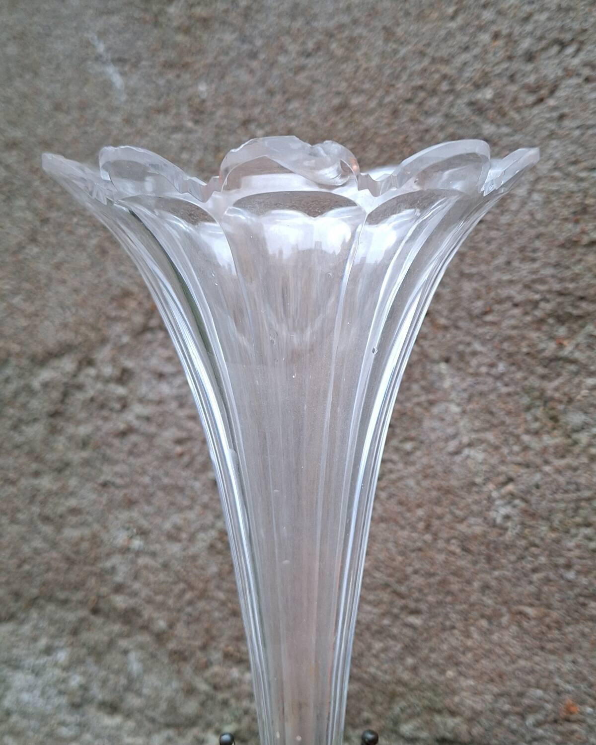 Pair of cornucopia vases in bronze and crystal, 19th century.