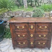 Commode arbalète en noyer époque 18ème siècle
