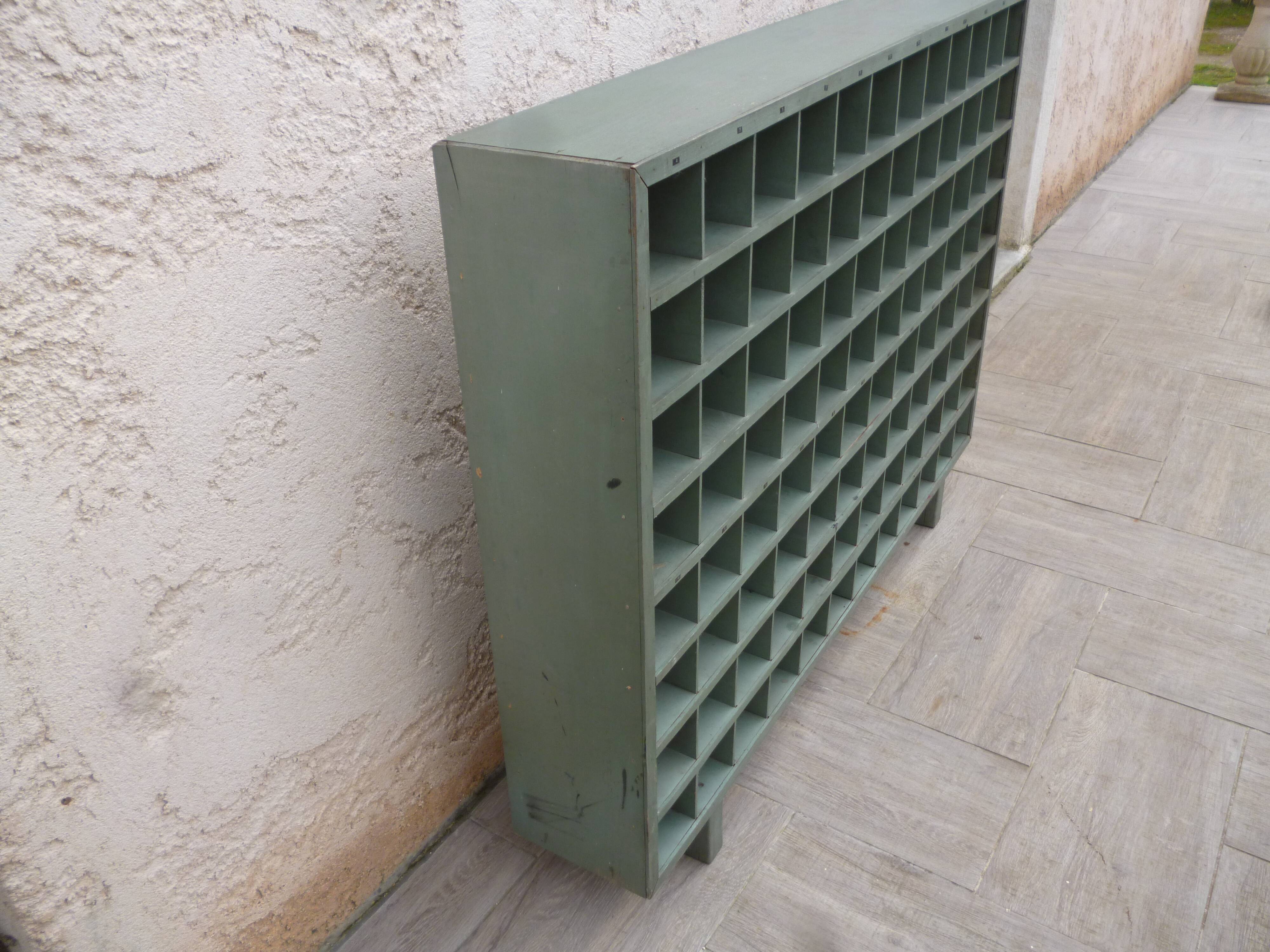 Meuble de métier à casiers   en bois  vintage