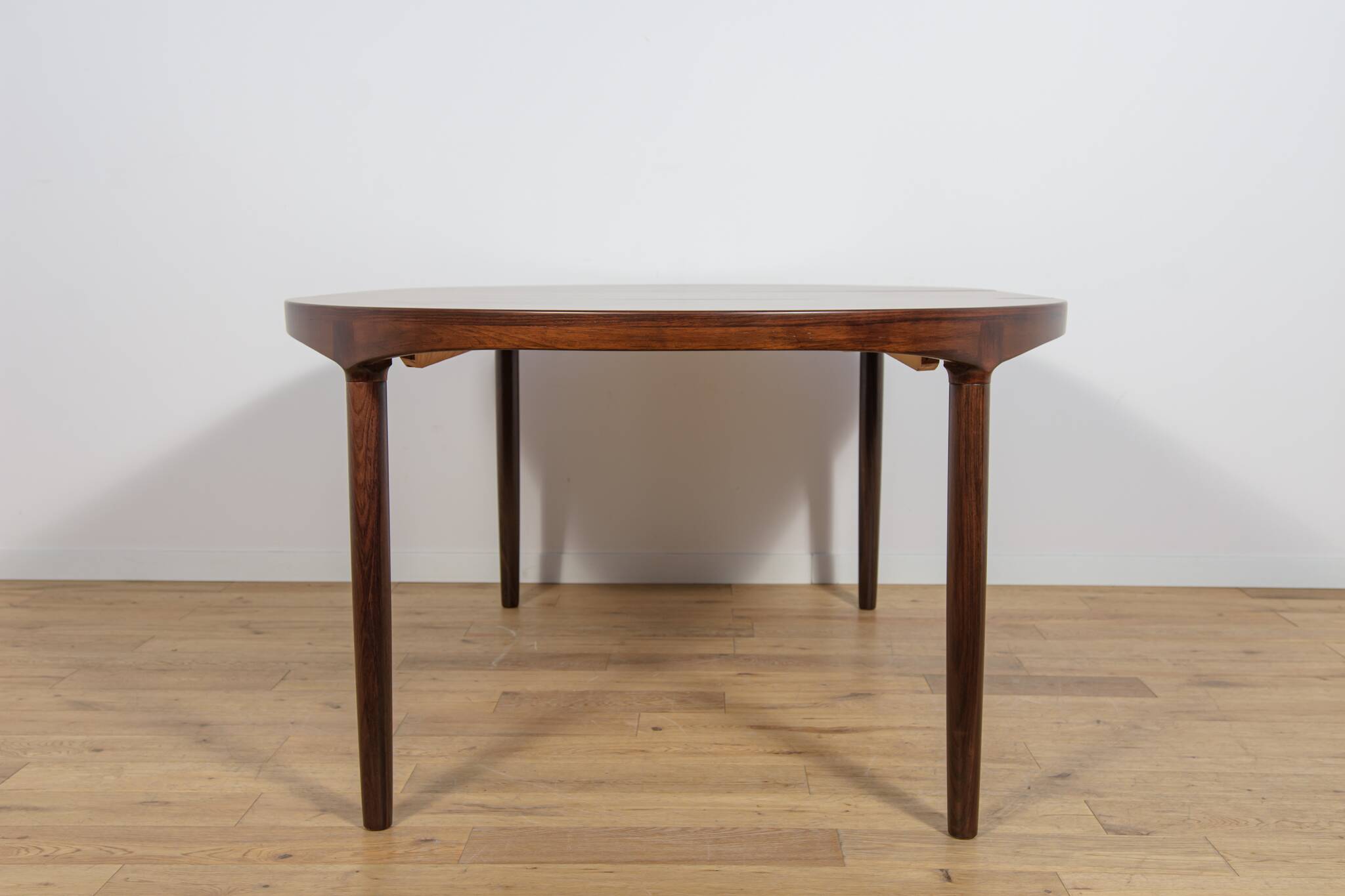 Mid-Century Extendable  Rosewood Dining Table by Harry Østergaard for Rande