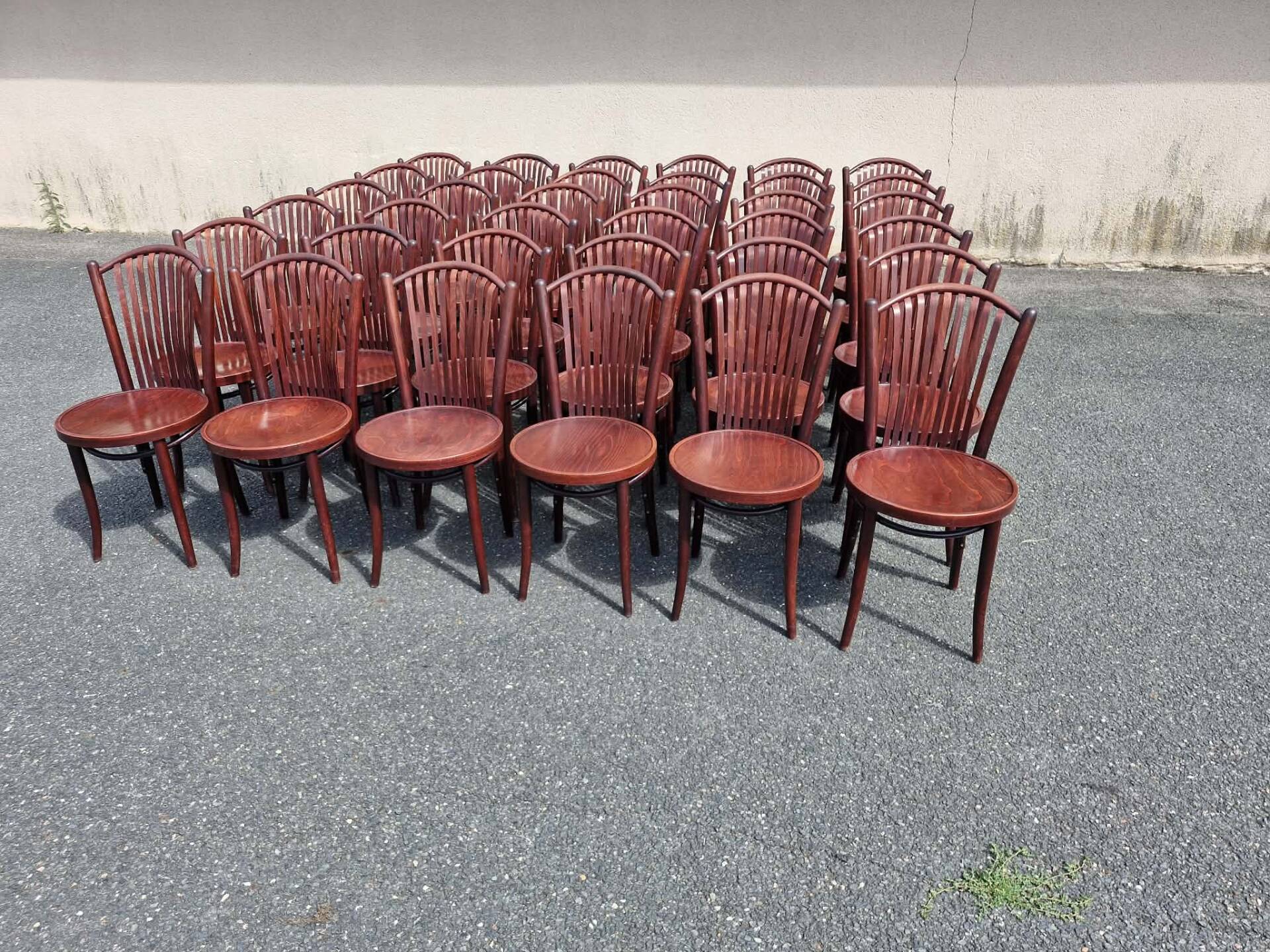 Lot de 36 chaises de bistrot