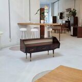 Buffet bas du milieu du siècle