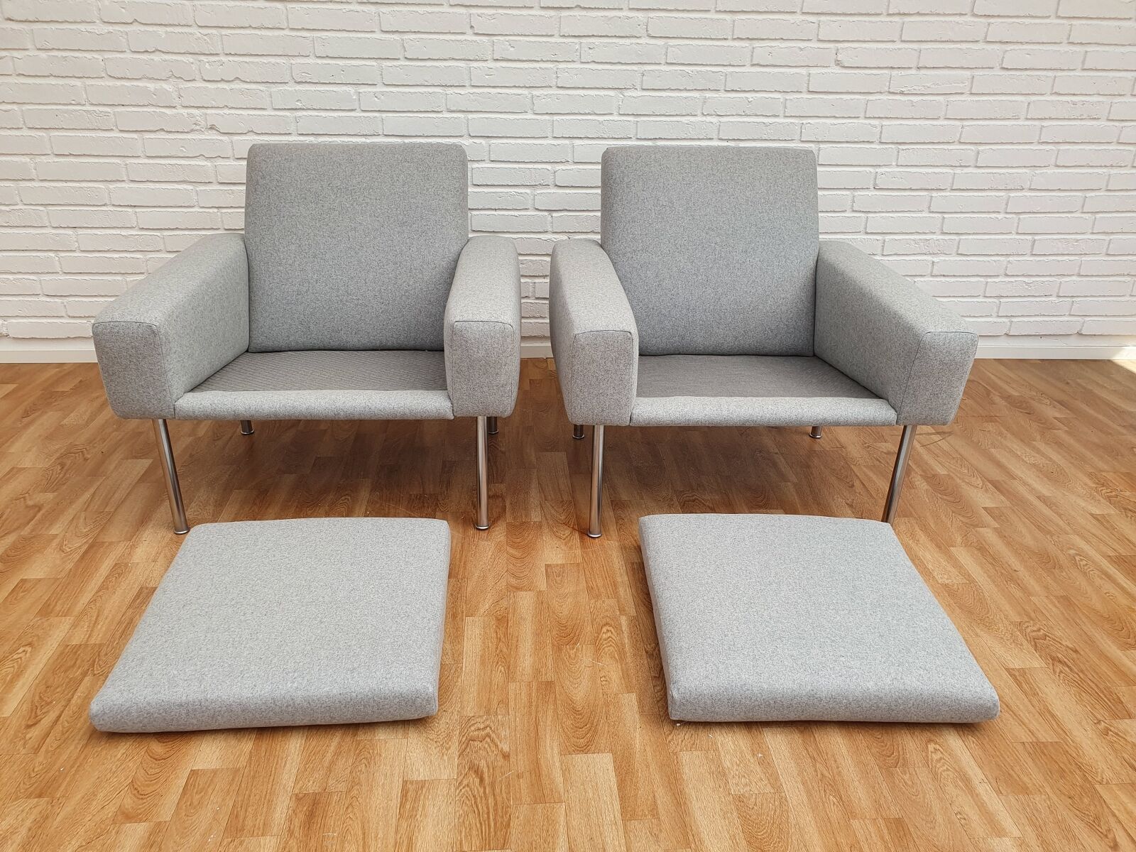 H.J.Wegner "Airport", pair of armchairs, model AP 34/1, completely renovated - reupholstered