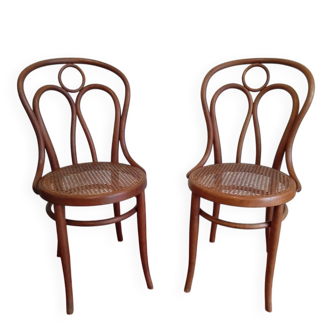 Pair of Kohn bistro chairs from the early 20th century.