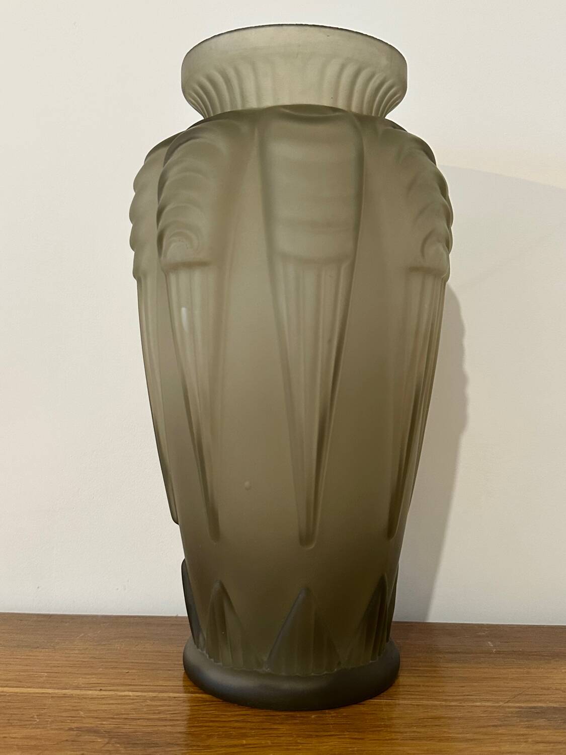 Art deco vase signed Espaivet France vintage