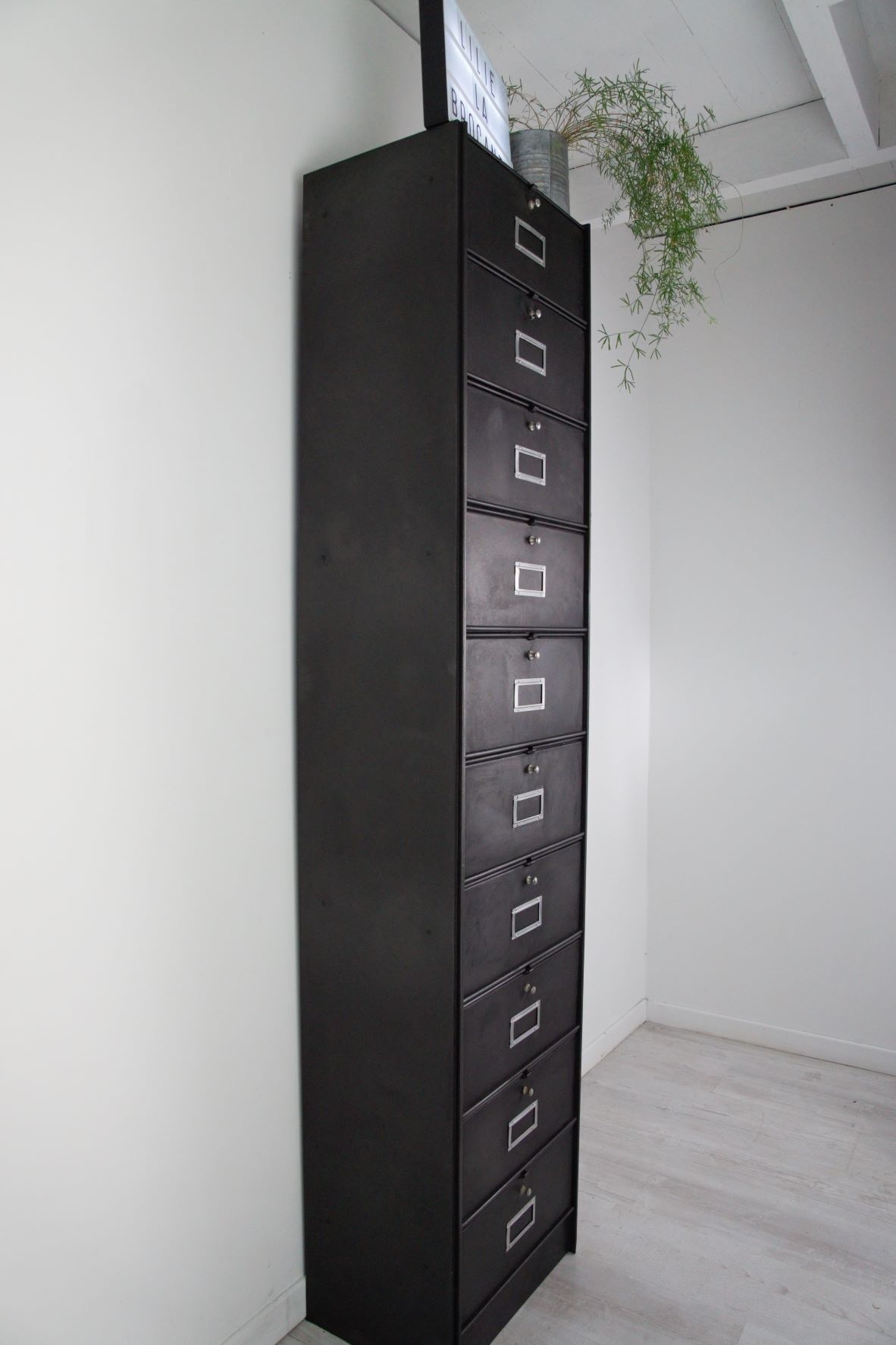 Nice clamshell cabinet 10 metal boxes Roneo