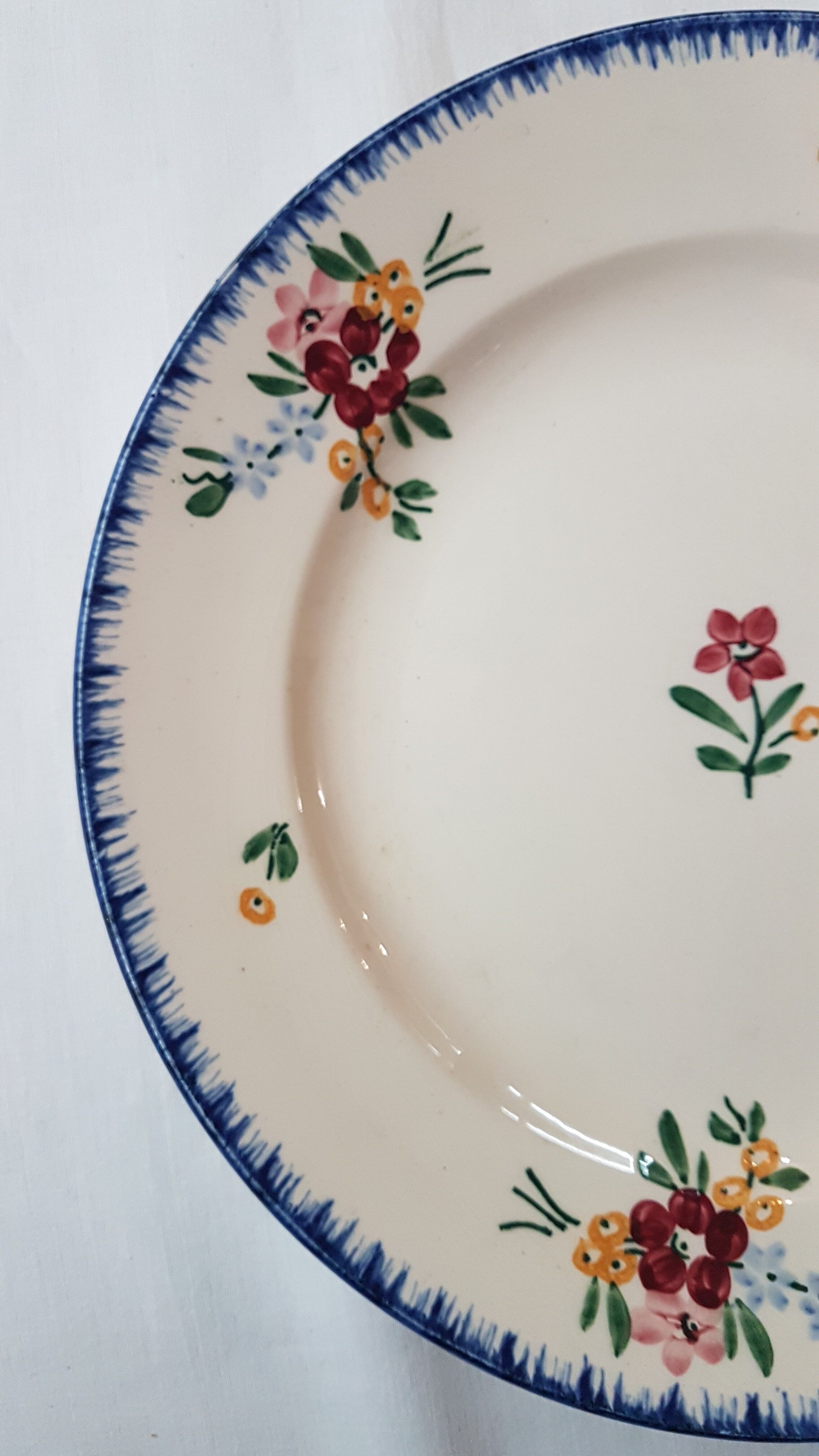 Suite of 6 plates in earthenware of Sarguemine