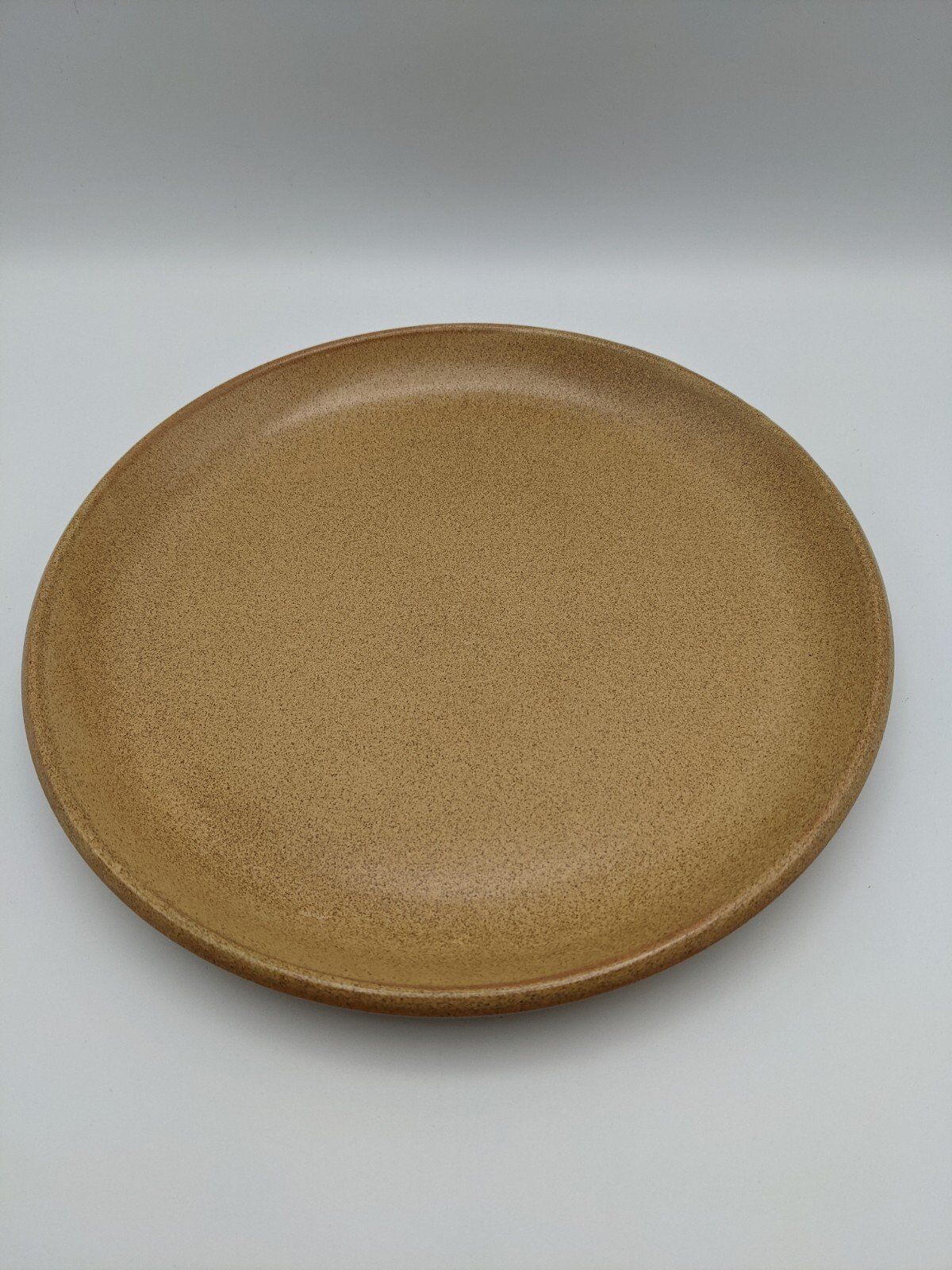 Assiettes beige moucheté de Sarreguemines