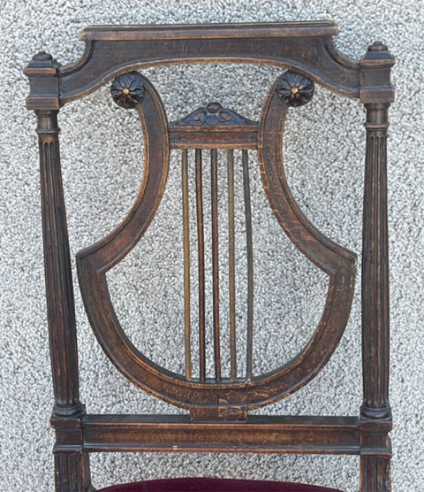 Lyre chair