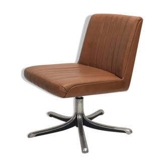 Chair by Osvaldo Borsani in leather