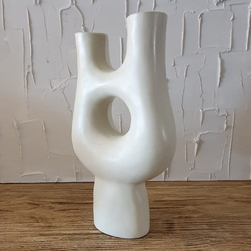 Vase forme organique en tadelakt blanc