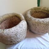 Set of 2 round stone pot