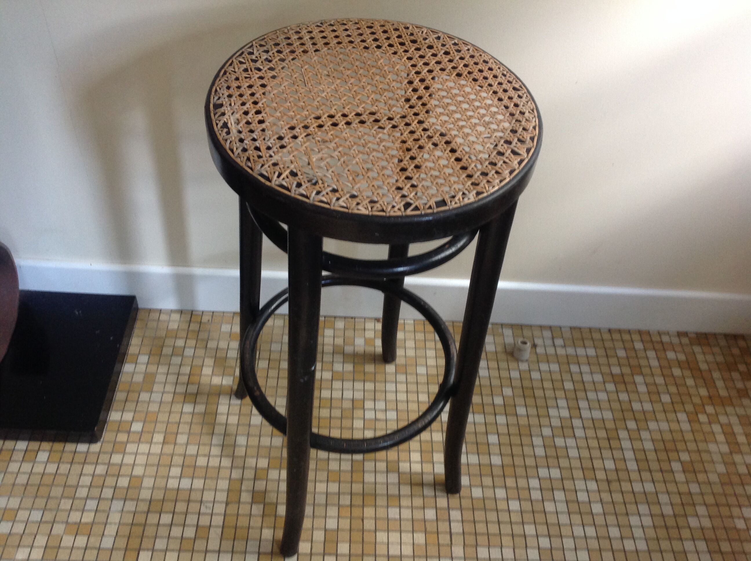 Bar stool