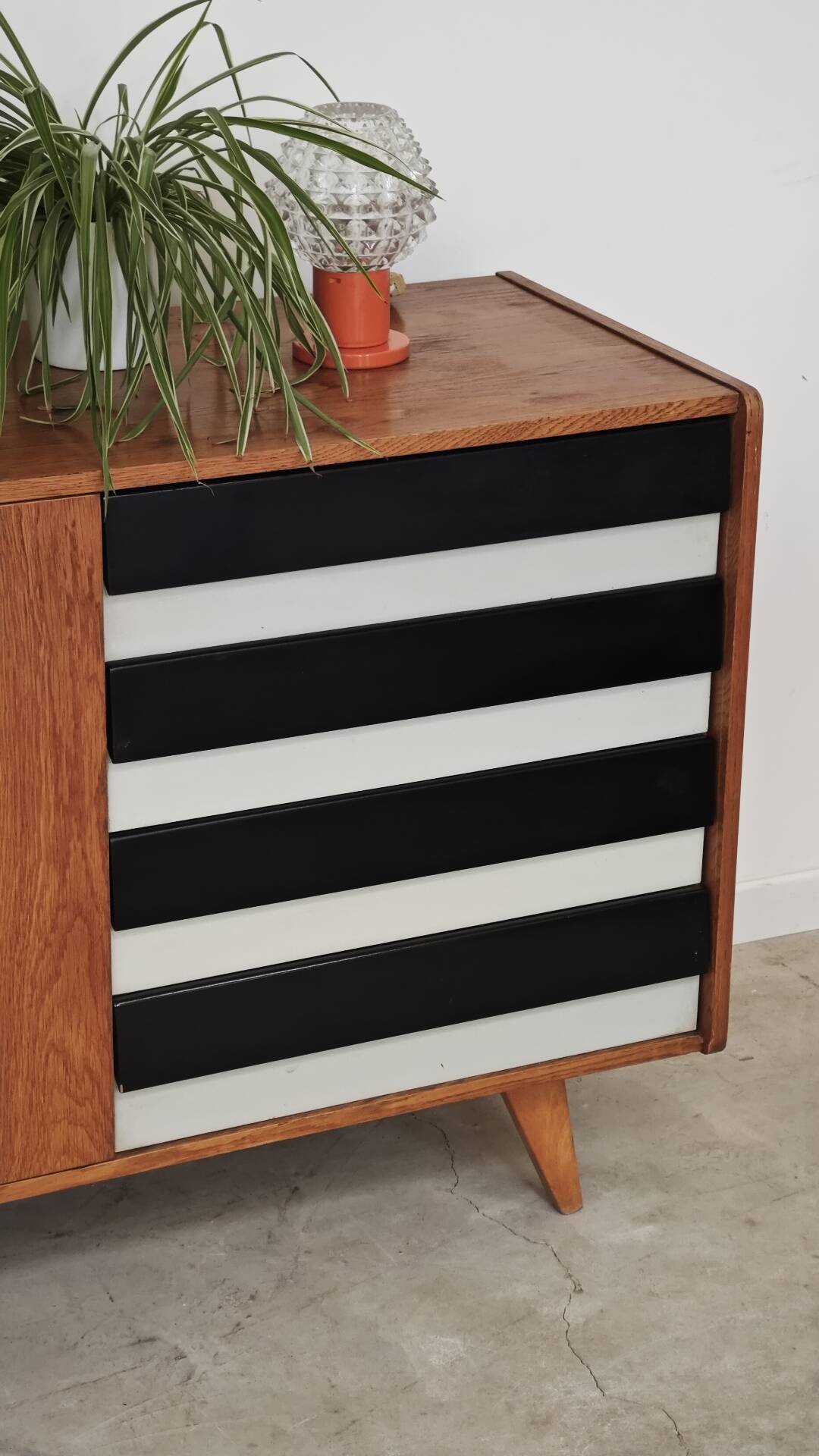 Enfilade U460 in white and black by Jiri Jiroutek for Interier Praha 1960