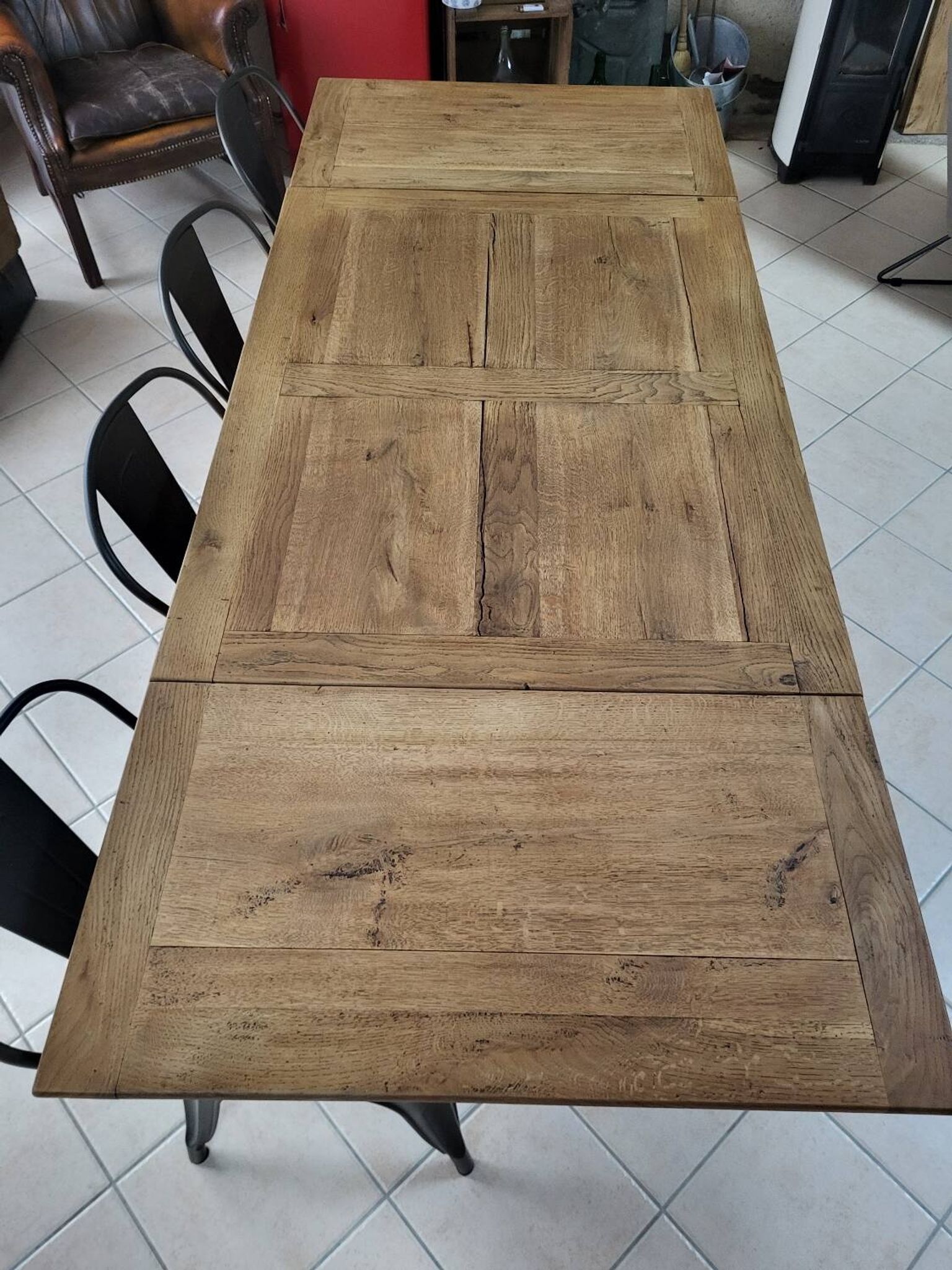 Extendable oak table