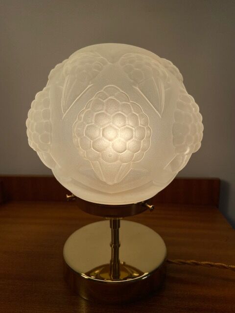 Vintage art deco glass globe table lamp
