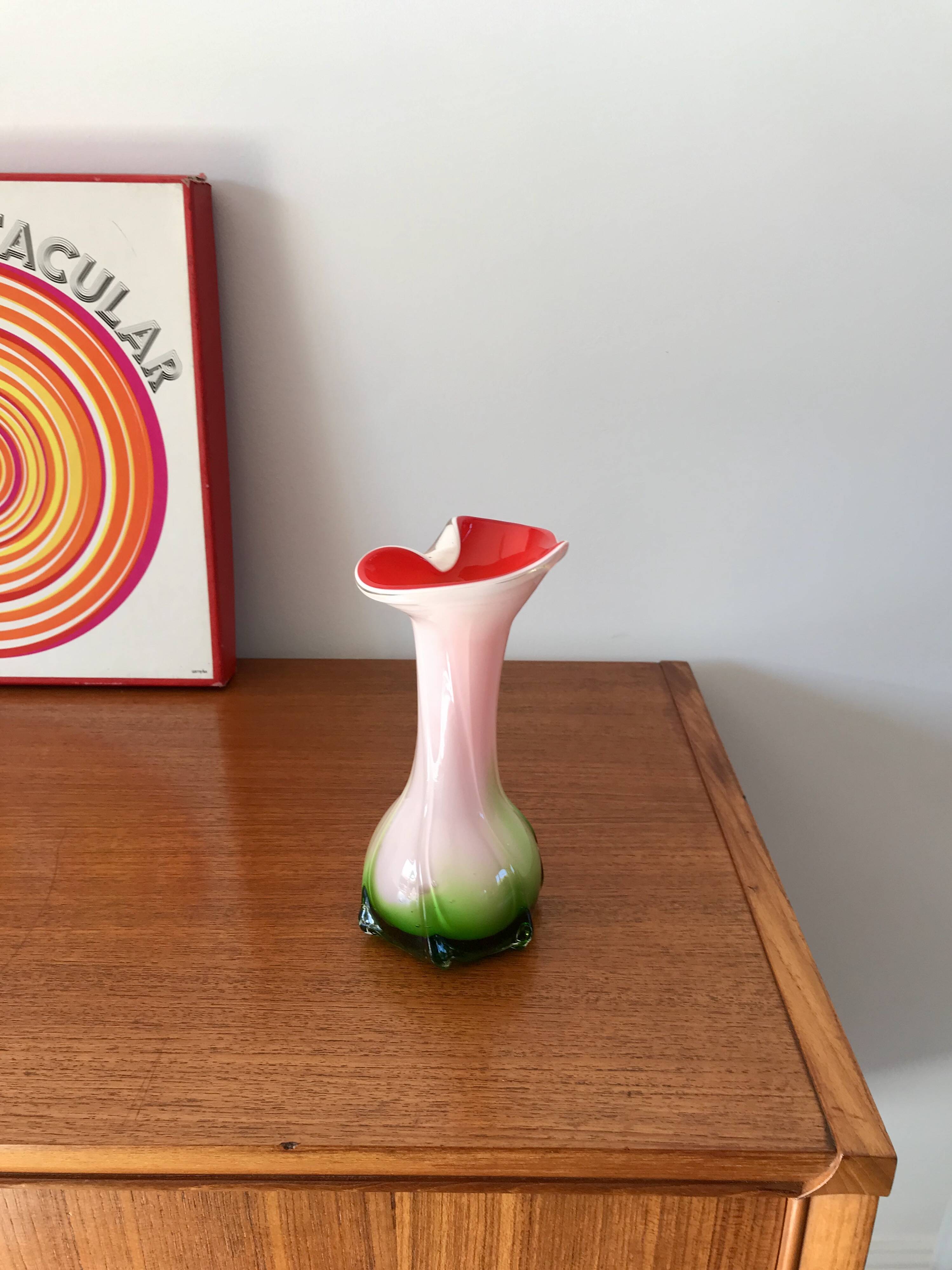 Vase in red, white and green opaline Tie & Dye 1950s
